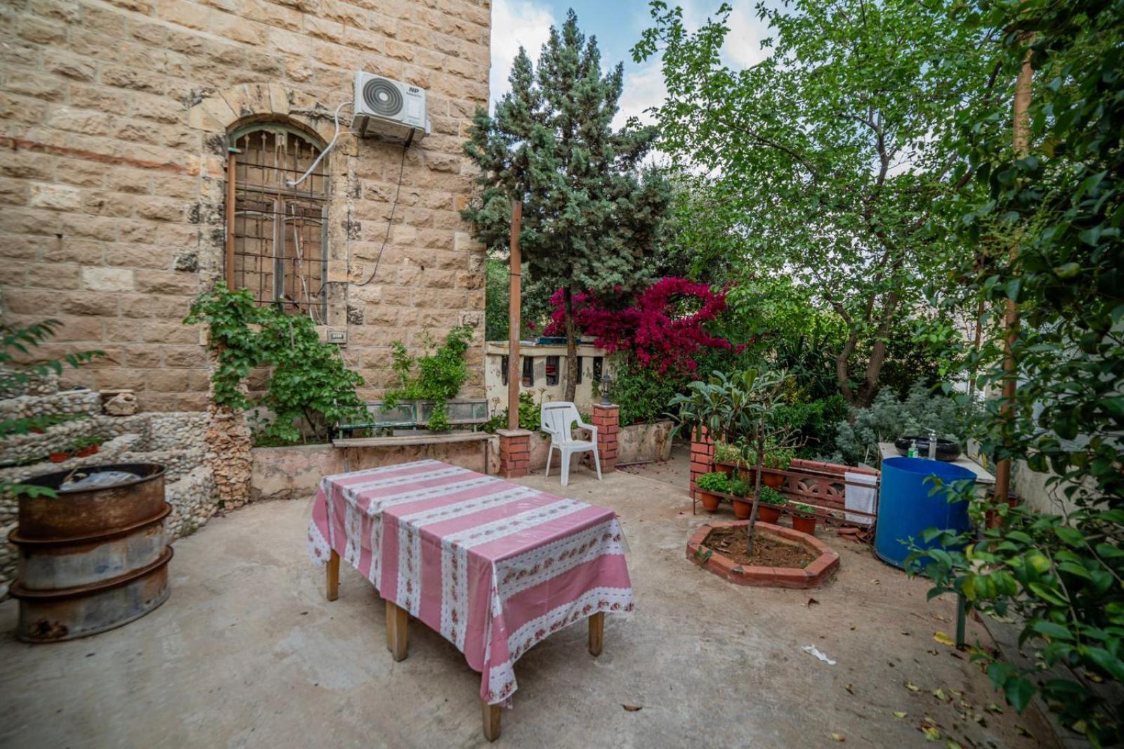 Central House With Beautiful Garden Амман Экстерьер фото